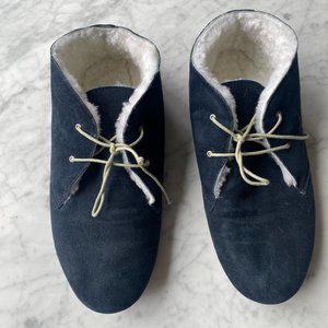 Hobes Wooly Hobe in Navy, with suede care kit